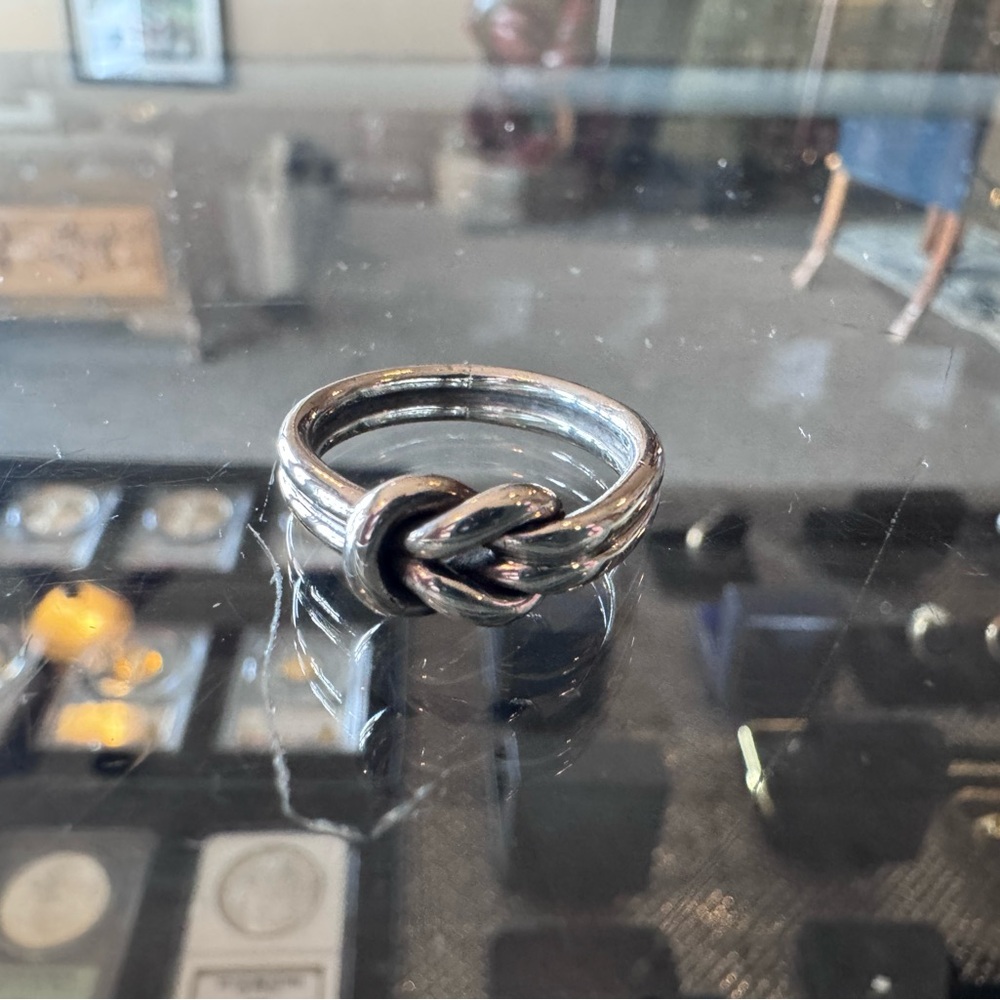 Used James Avery Silver Knot Ring